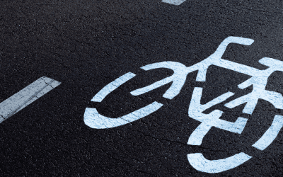 Mastering the road: Your guide to cycling confidently and safely on the road.